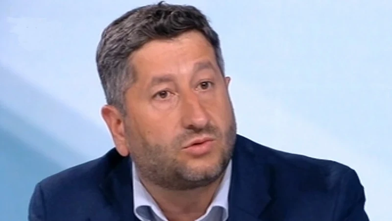 Блокираният Орлов мост е сигналната система на българската политика, смята Христо Иванов