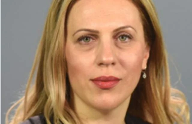  Николова се среща с хотелиери, обсъждат мерки срещу кризата