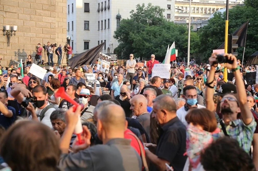 Близо 60% от българите не вярват, че протестите ще свалят правителството