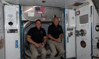 Екипажът на SpaceX се завръща на Земята