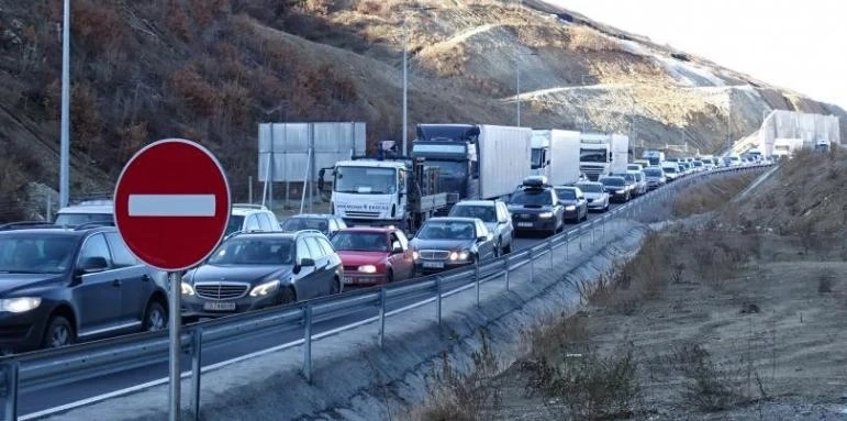 Протестиращи блокираха и пътя Е-79 към Гърция