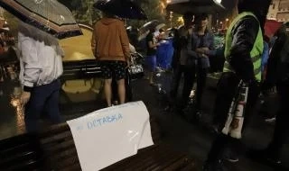 Три кръстовища в София остават блокирани