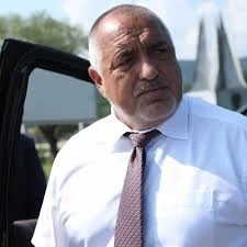 Борисов искал да подава оставка, членовете на партията му не давали