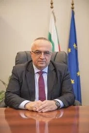 Шефът на КРС с 20 000 лв. бонус за юли