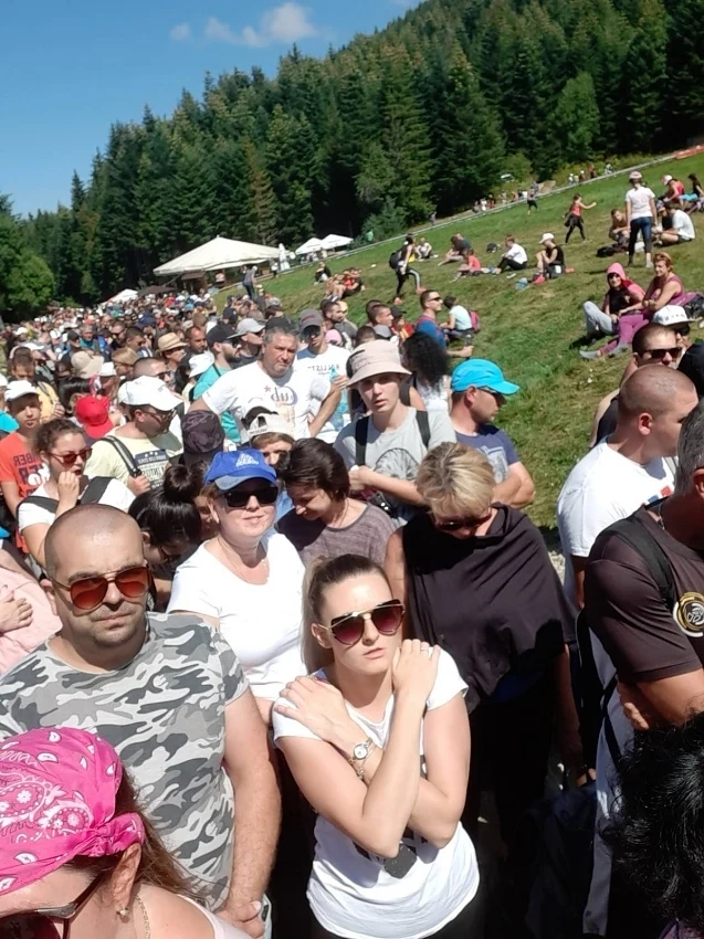 Над 2000 човека чакат на опашка на лифта за Рилските езера