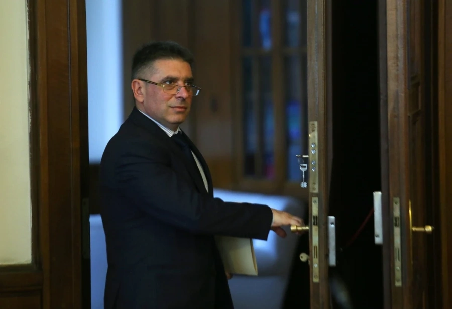 Данаил Кирилов подаде оставка 