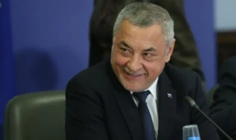 Cимeoнoв: Ще рaзрушим държaвaтa, зa дa угaждaмe нa плaнeтaтa нa мaймунитe oт жълтитe плoчки