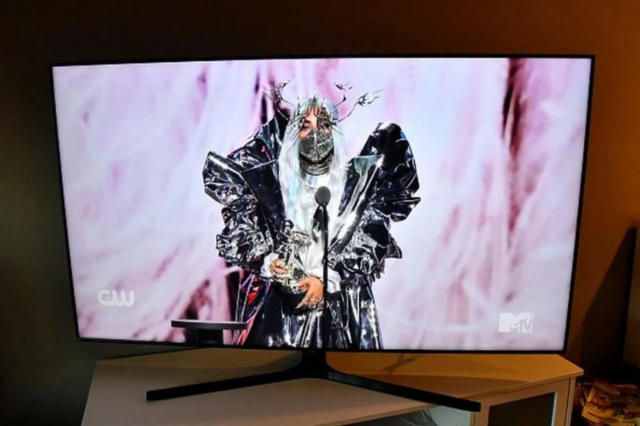 Певецът Уикенд и Лейди Гага с послание „Носете маски“ на наградите на MTV