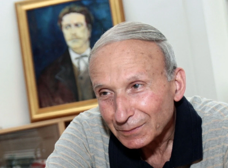 Иван Николов: Кой разпъва България на кръст?