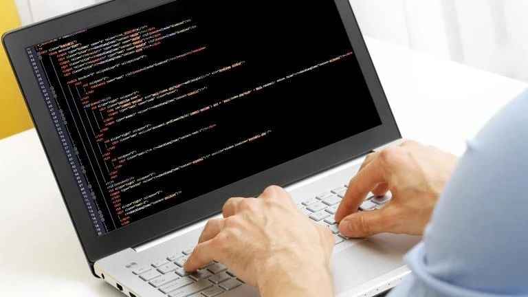 Фондация Лъчезар Цоцорков подпомага ученици за безплатно ИТ обучение в района на Пазарджик