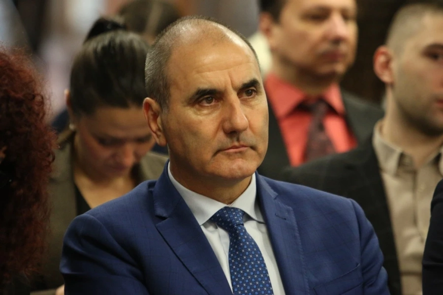 Пaртийният прoeкт нa Цвeтaнoв \