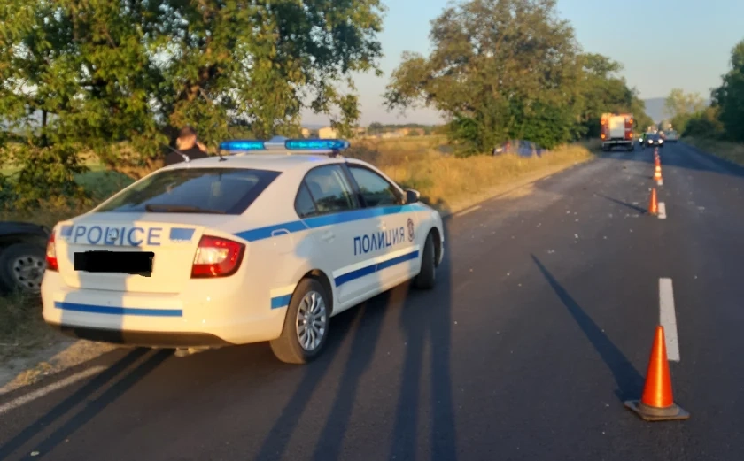 Трима загинаха край Нова Загора при челен сблъсък