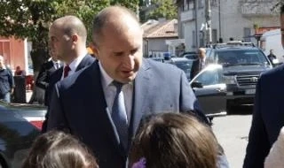 Румен Радев: Промяната в България трябва да започне от образование, независимо кой печели изборите