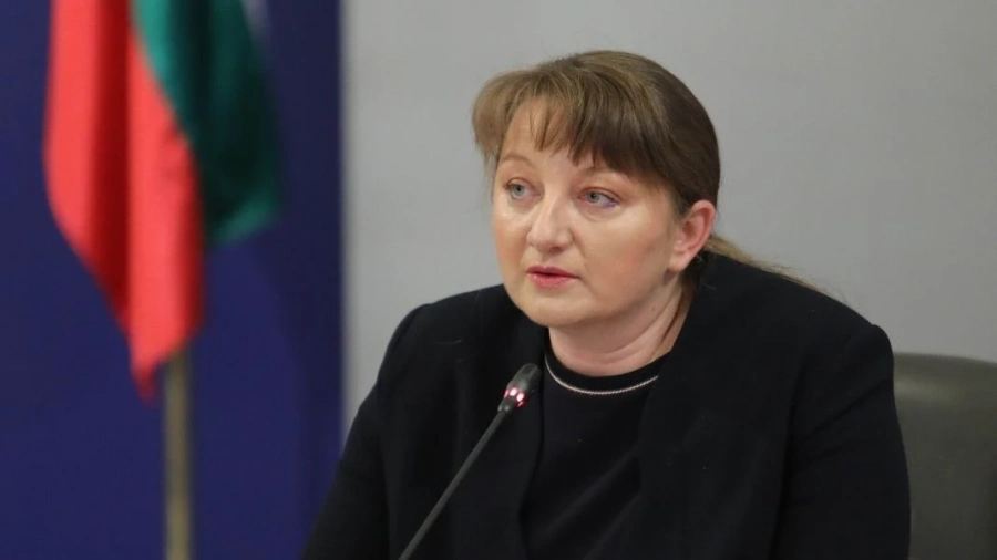 Деница Сачева станала член на ГЕРБ, след като не я приели в ДСБ
