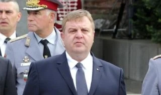 Отдавна не се коментира вариант за оставка на правителството, заяви Каракачанов