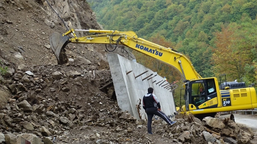 Изградиха 120 от 150-метровата подпорна стена на пътя за Рилския манастир