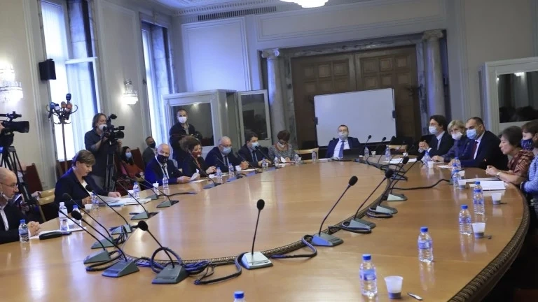 Правната комисия преодоля ветото на Президента върху изборните правила