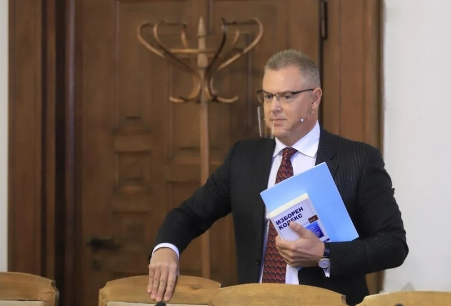 Александър Андреев за машинното гласуване: ЦИК е призвана да изпълни закона какъвто е