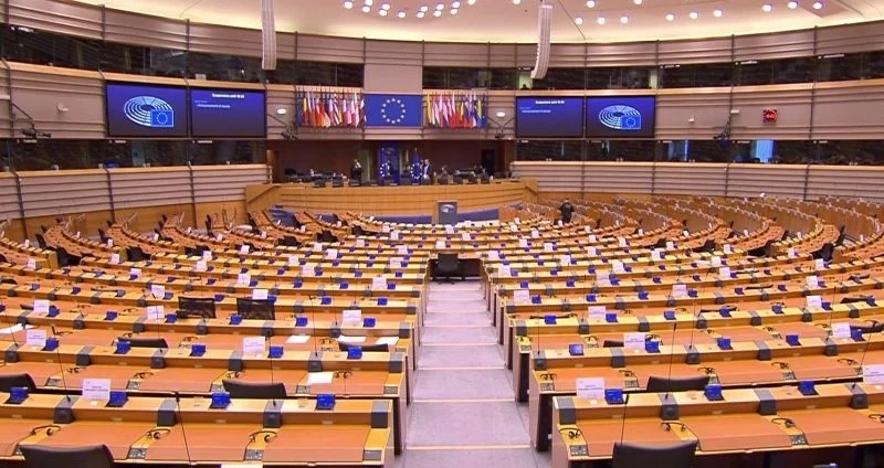 Европарламентът прие критичната резолюция за България