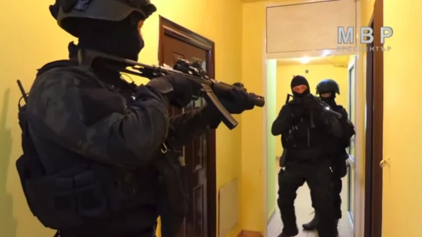 Дисциплинарна проверка ще установява защо полицията нахлу на грешен адрес при акция