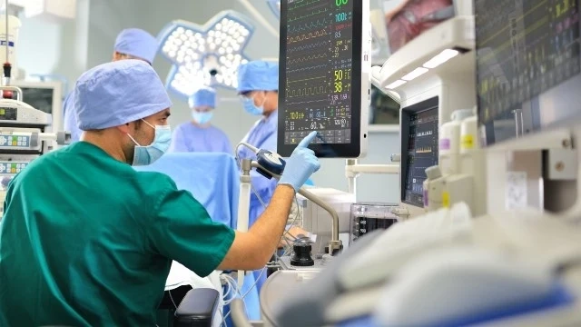 Правителството пренасочва 400 млн. лв. за нова медицинска апаратура