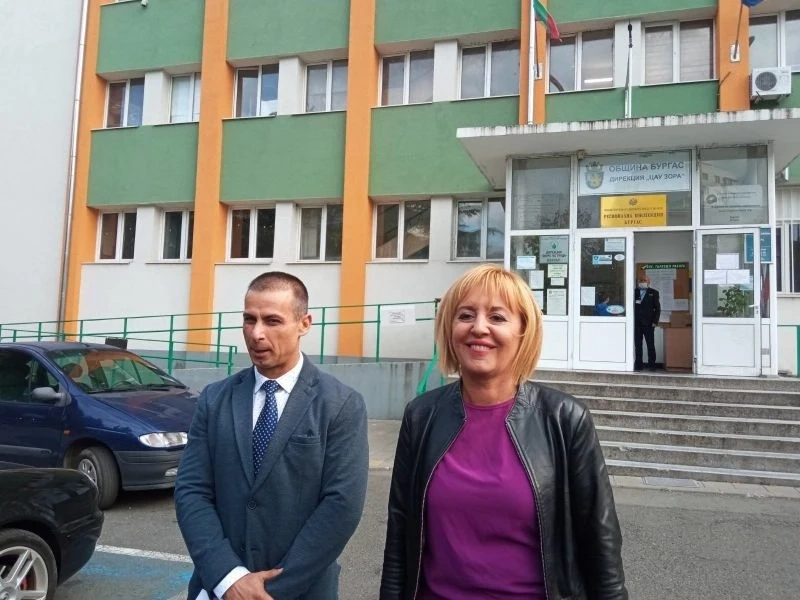 Манолова: PCR тестовете за коронавируса да са безплатни за гражданите