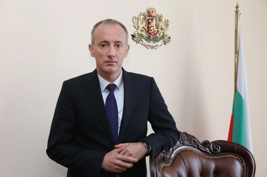 Директорите на училища ще могат да предлагат обучение от разстояние