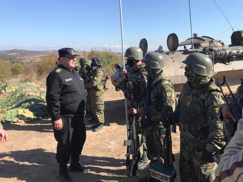 Каракачанов: Провежда се най-мащабното учение на Сухопътните войски през последните 20 г.