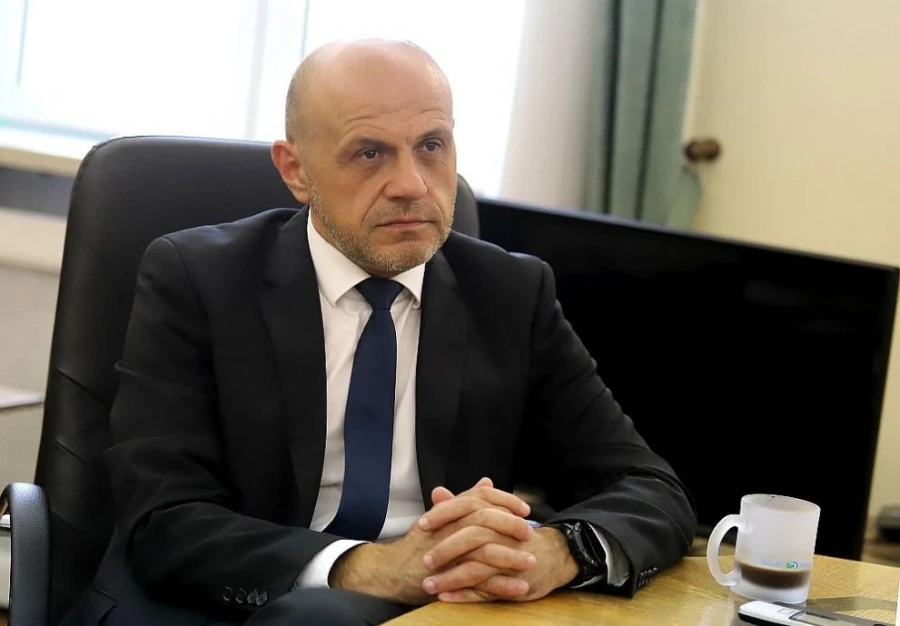 Дончев: Радев едновременно подписва бюджет 2021 и го нарича разоряващ