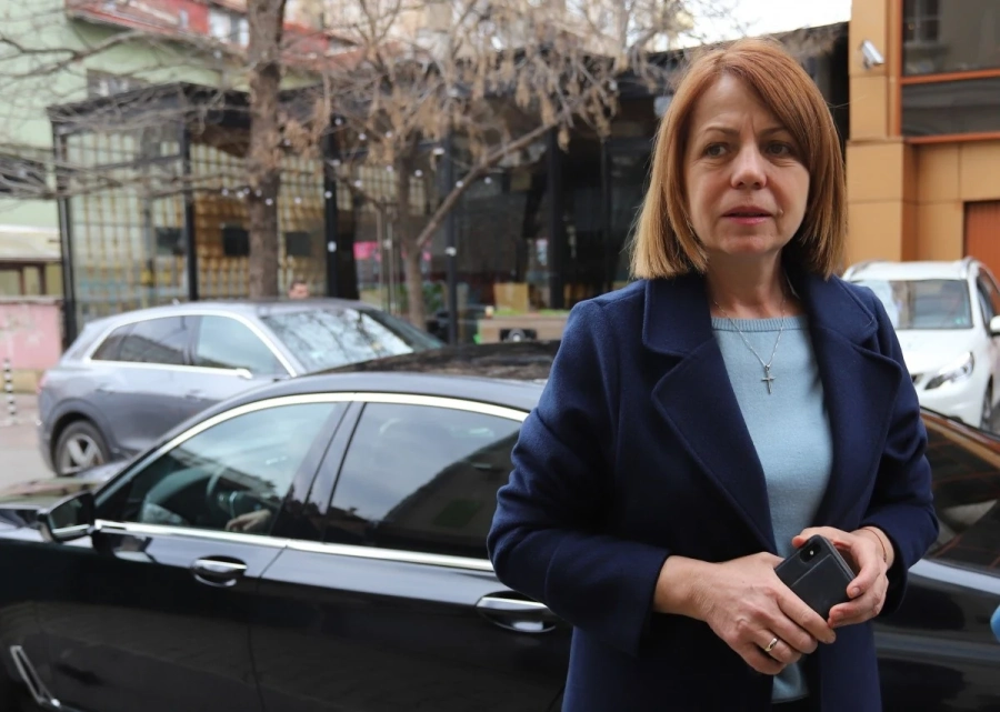 Фандъкова: От утре заведенията за хранене и питейните заведения в София ще работят до 23.30 ч