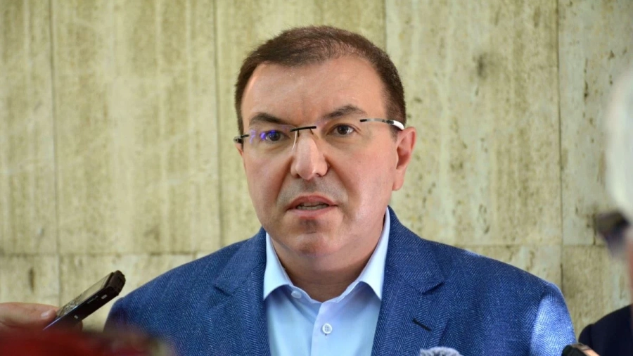 Здравният министър обяви нови ограничителни мерки от четвъртък