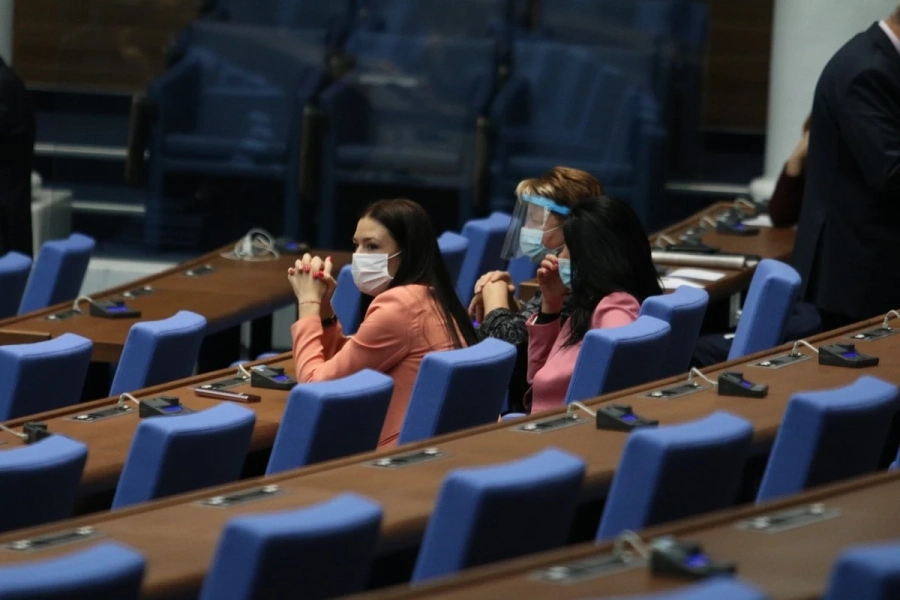 Парламентът прие ветото на Президента за криминализирането на нерегламентирания превоз