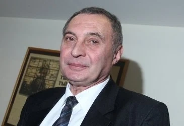 Членът на ВСС Евгени Диков почина от Covid-19