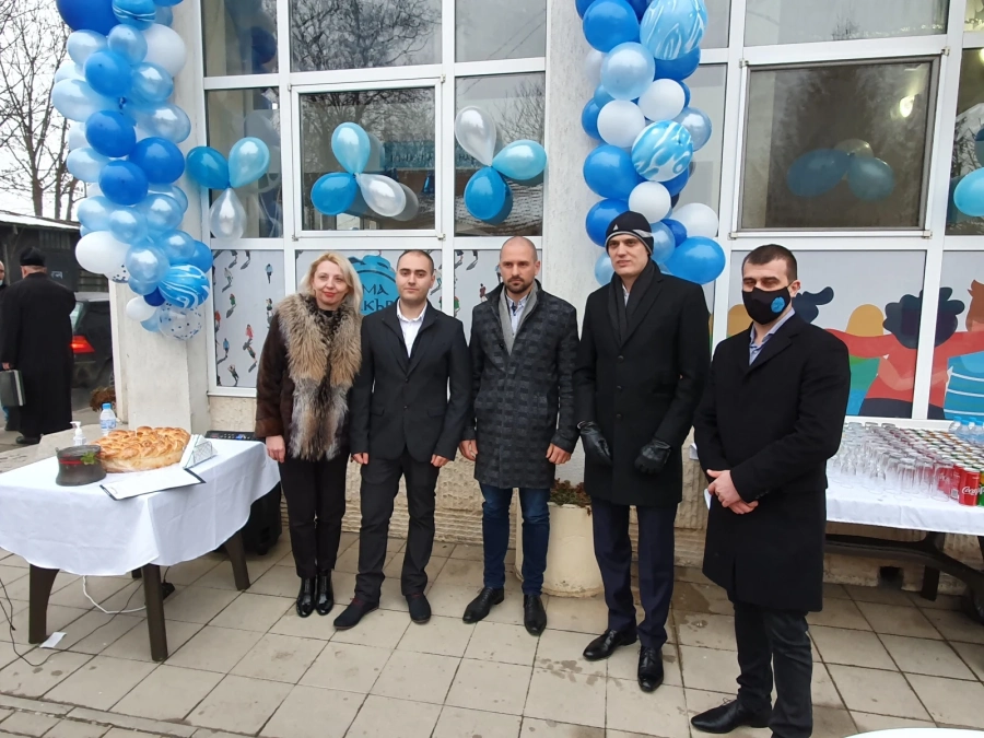 Партия \'Има такъв народ\' отвори офис в Ихтиман