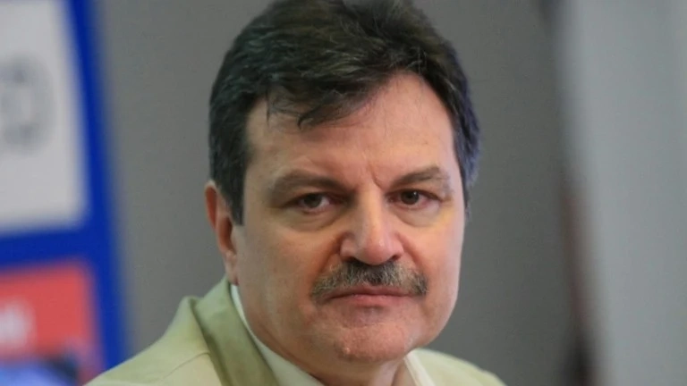 Д-р Симидчиев съветва да не се бърза с разхлабването на мерките