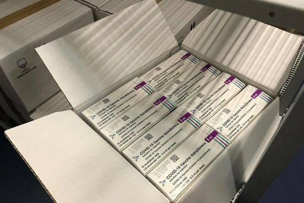 Над 76 000 дози от ваксината срещу COVID-19 на AstraZeneca/Oxford University пристигнаха у нас днес