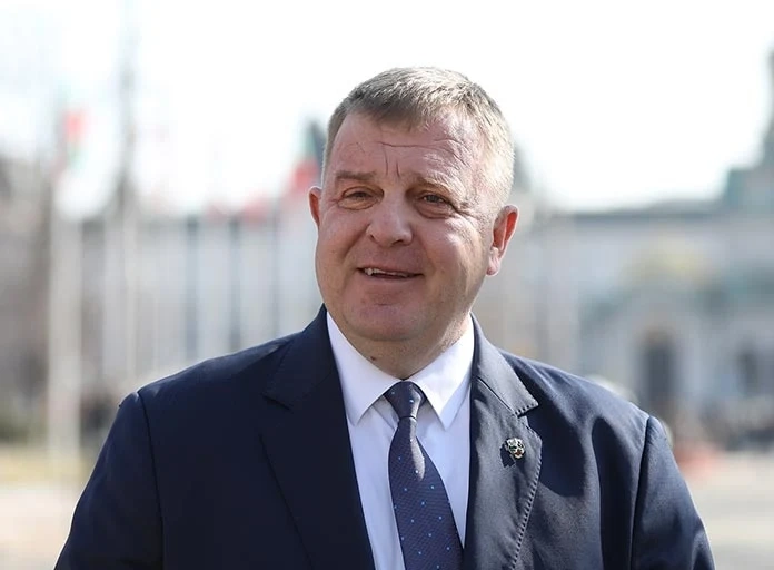 Каракачанов призова македонците с български паспорти да гласуват за истинската ВМРО