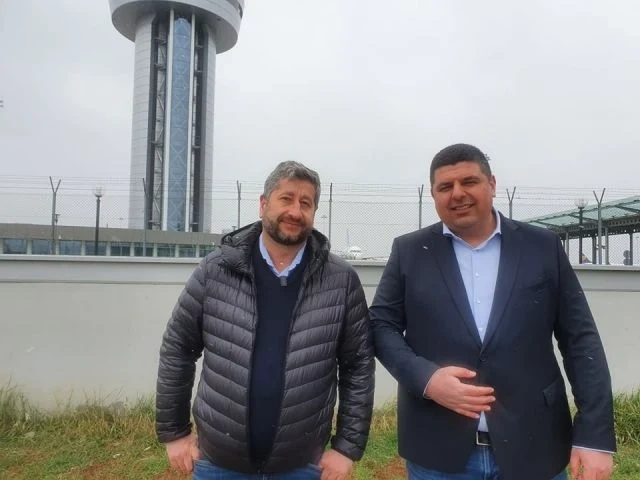 ДБ: Управляващите да кажат кой стои зад концесионера на летище София