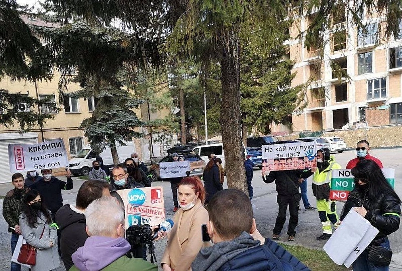 Омагьосаният кръг Nove Homes: Близо 150 индивидуални покани внасят в КПКОНПИ купувачите