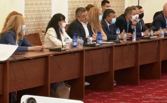 Скандал в парламента и за ВиК холдинга