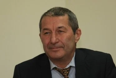 Владимир Каролев продължава да бъде в тежко състояние