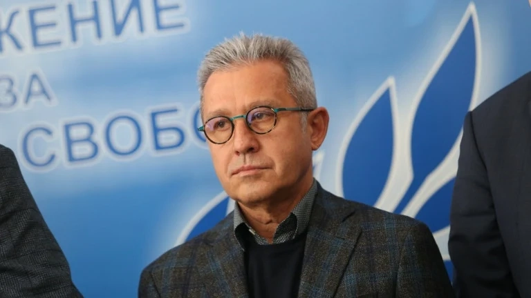 Пеевски няма кредити от ББР, уверява Йордан Цонев