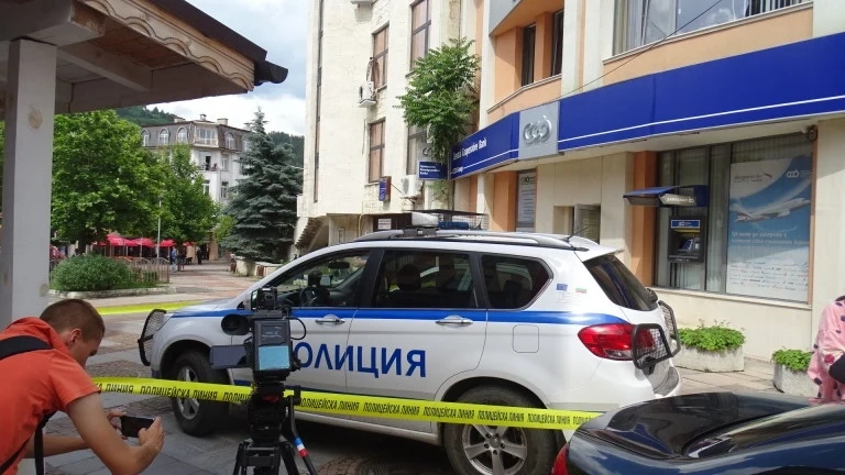 Банковият обирджия в Дупница е бил полицай