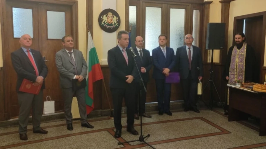 Агенцията по вписванията да навакса с годишните отчети до 2021 г., очаква Янаки Стоилов