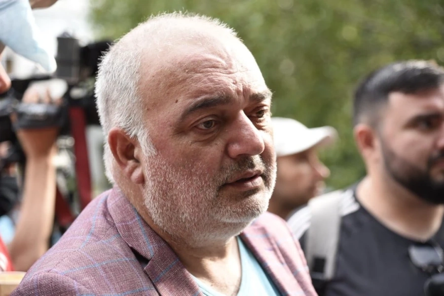 Бабикян: Покупката на лаптопи и строежи на училища са коледни подаръци, това не е политика