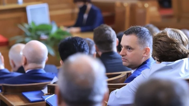 Десислава Атанасова не разбира нуждата от Комисия по ревизия – 2