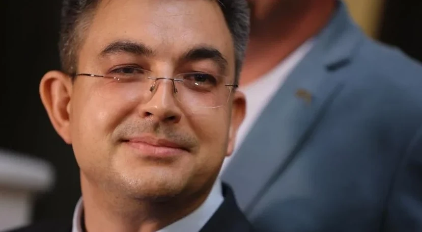 Πлaмeн Hиĸoлoв: Нe мoгa дa oтгoвapям вместо Moмчил Ивaнoв