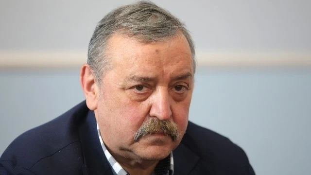 Кантарджиев: При делта се разболяват всички неваксинирани