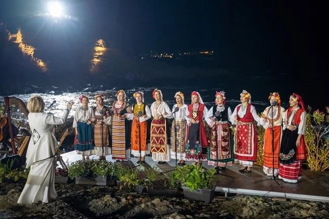 Концерт-спектакъл Пристан на спасениe озари Царево