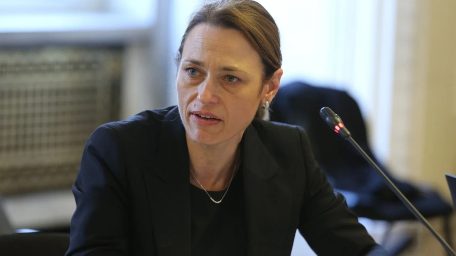 Ива Митева: Няма да има извънредно заседание на парламента във вторник